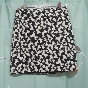Black and White Loft Skirt sz 4
